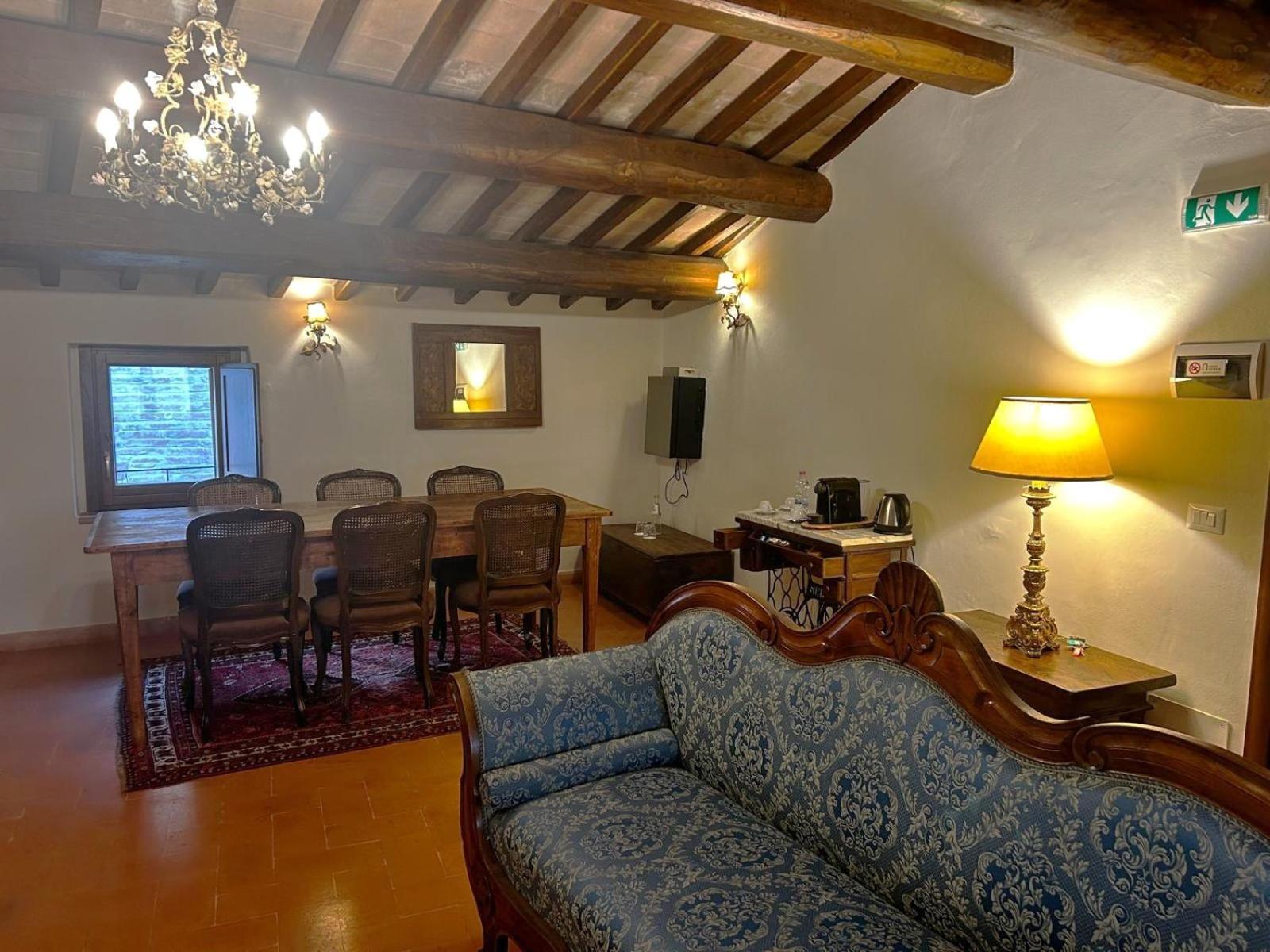 Hotel Borgo Petroro Todi Exterior foto